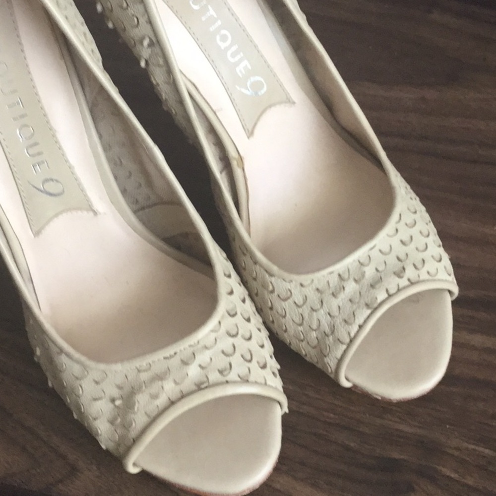 Heels - Picture 2 of 5